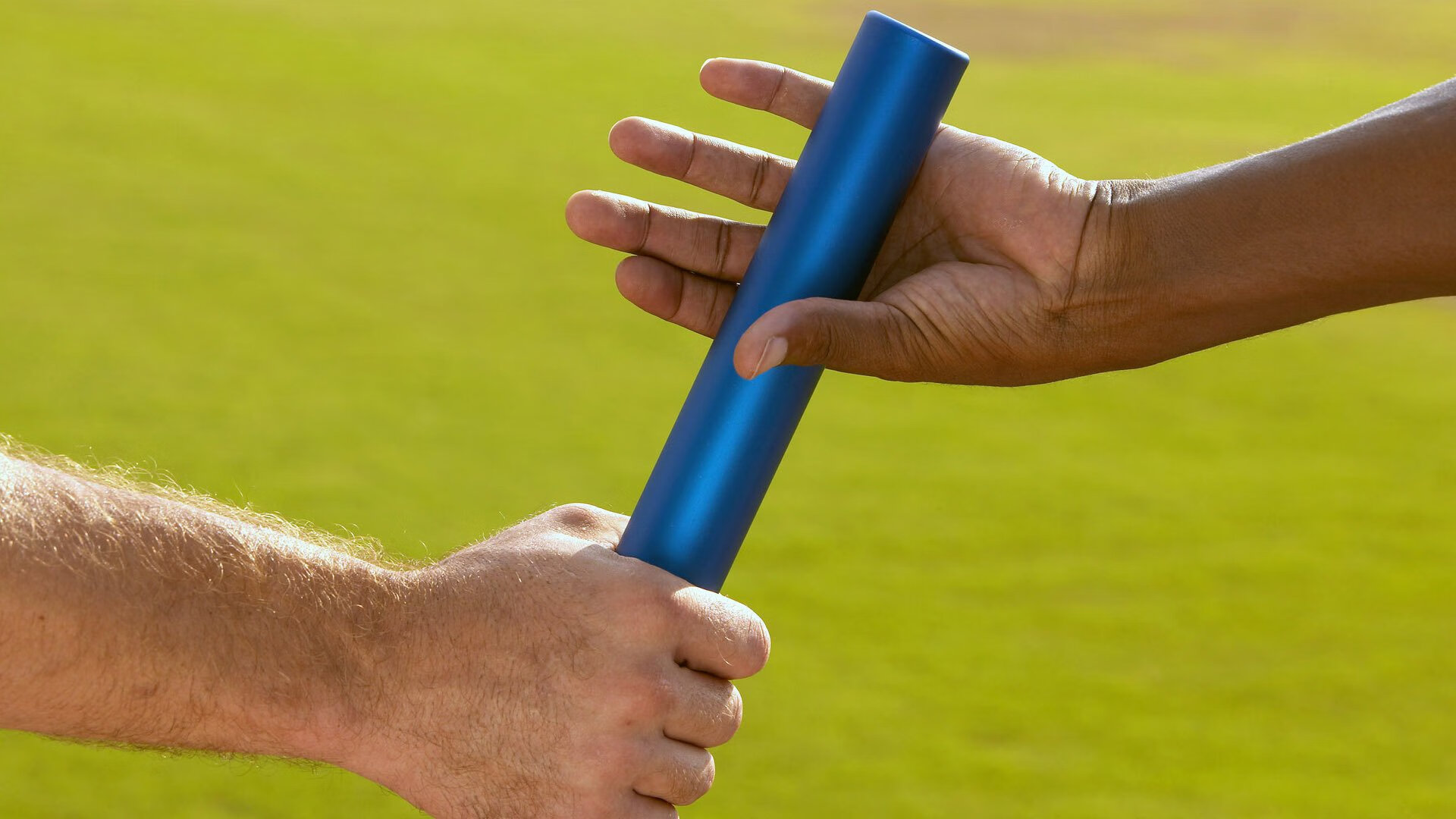 开云体育网站入口-19岁荷兰新带刀后卫荷甲横空出世5大欧洲豪门疯抢，荷兰足球后卫